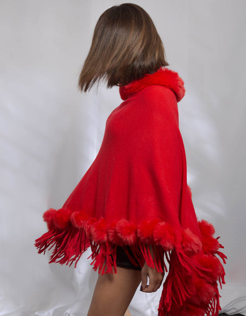 Poncho cape avec pompon fausse fourrure